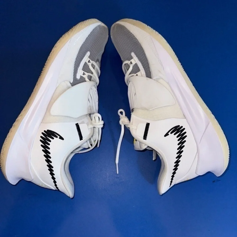 NEW NIKEKyrie Low 3 Eclipse CJ1286-100 White BasketballSneakers Shoes Mens Sz 17